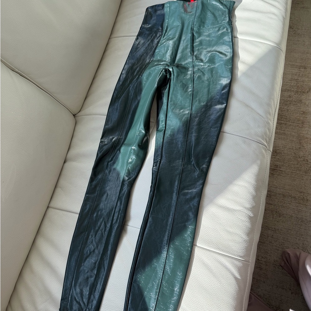 Shiny Green Leggings